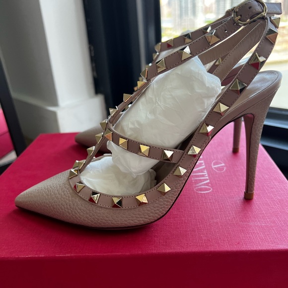 Authentic Valentino rockstud heels with original package included - Picture 3 of 12